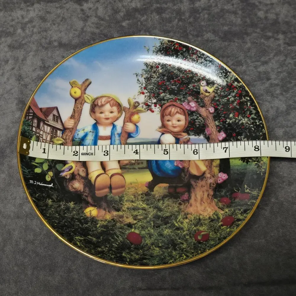 Vintage M.J. Hummel APPLE TREE BOY & GIRL Little Companions Danbury Mint Plate